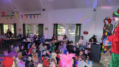 Karneval_frøya_grendehus_foto: Bjørn Lønnum