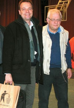  Arbeidsmarkedsminister Sven Otto Littorin, grunnlegger av Fryshuset,direktør Anders Carlberg (t.h).
