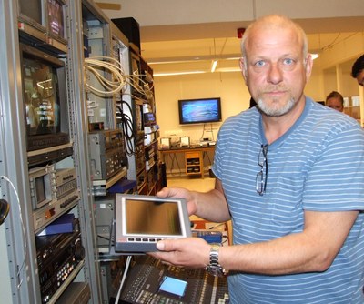 Döv som redigerar Foto: Björn Lindahl