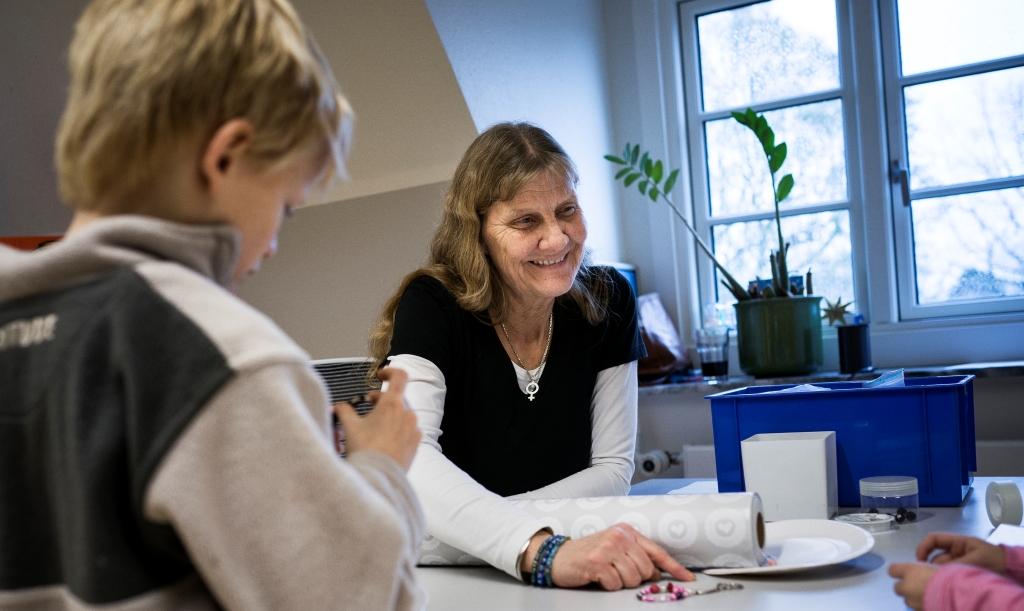 Dansk pædagog: Deltid presser min økonomi
