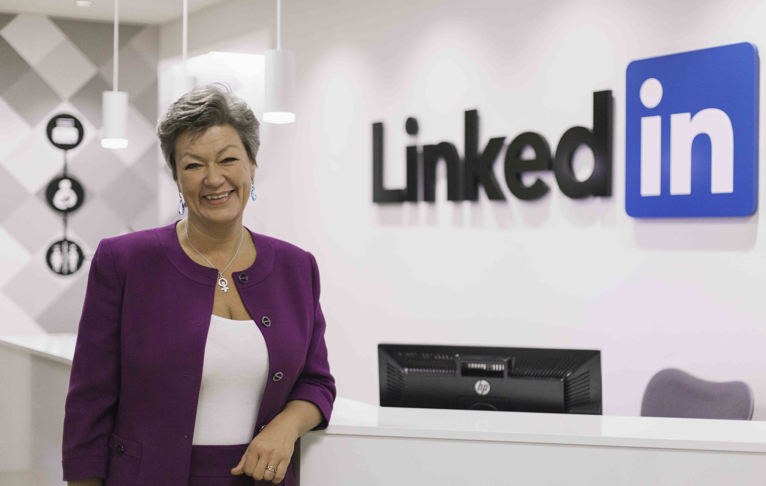 «LinkedIn kan komplettera arbetsförmedlingen»