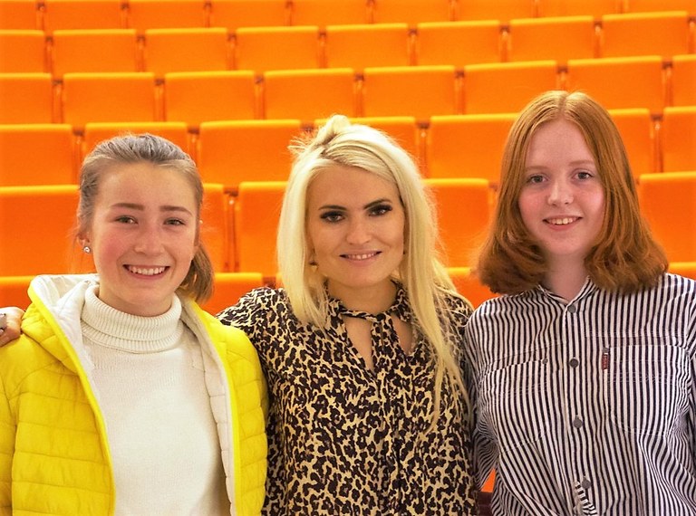 Jenter vil vite mer om tekniske studier Foto: Bjørn Lønnum AndreassenOda Groth Brodtkorb, Isabelle Ringnes, Maja Stenøien