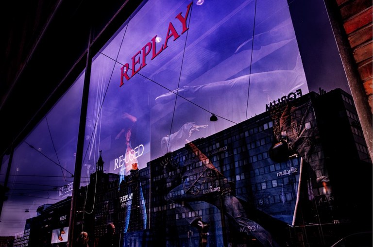 Ungdom och engelska Foto: Cata Portin