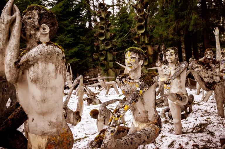 Yogaskulptur 2 Foto: Cata Portin