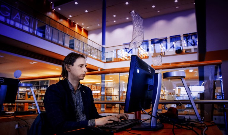 Dennis som studerar i Luleå Foto: Cata Portin