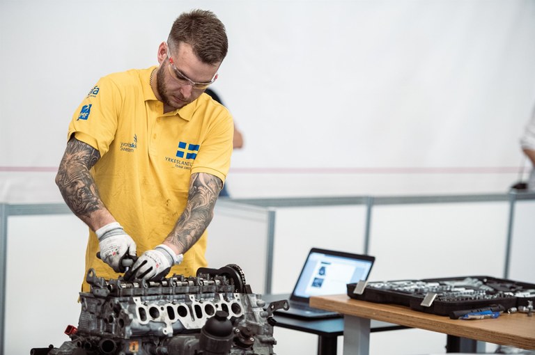 Daniel Åhman Personbilsmekaniker Foto: World Skills Sweden