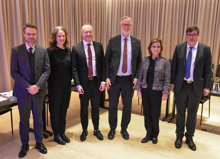 De nordiska arbetsmarknadsministrarna Foto: Line Scheistrøen