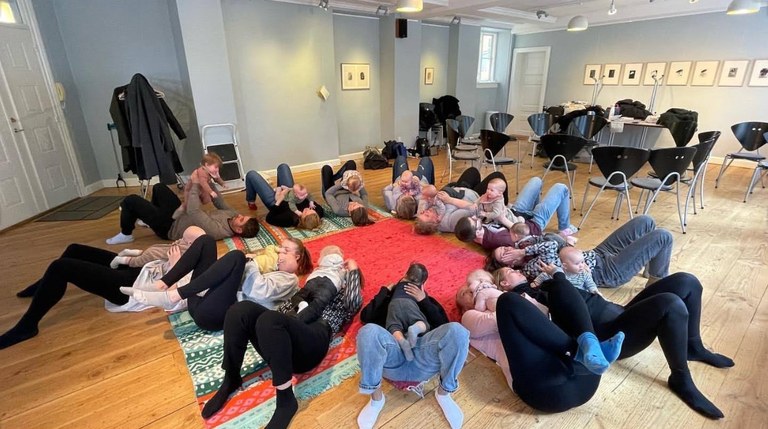 Barn i Islands hus Foto: Jónshúsid