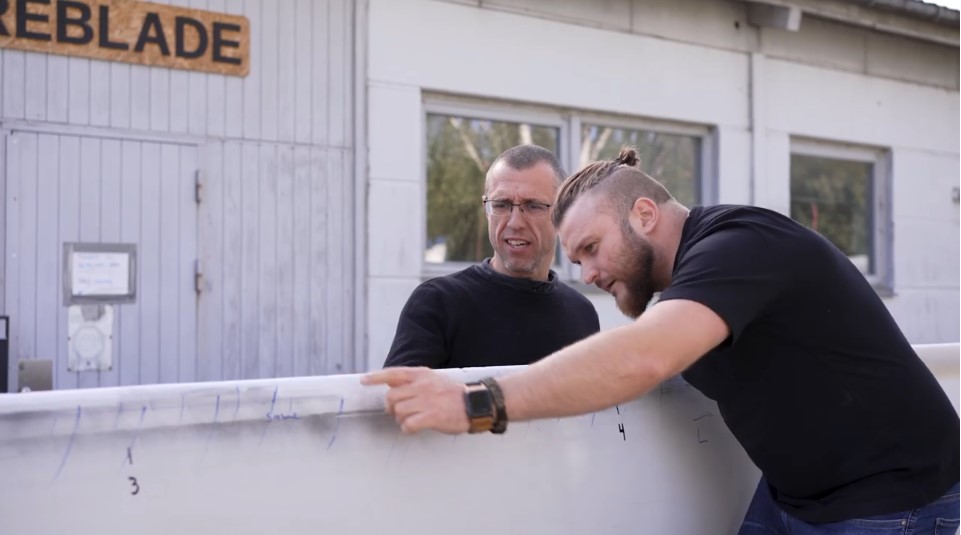 To grundere av Reblade Foto: Screenshot video AI Denmark