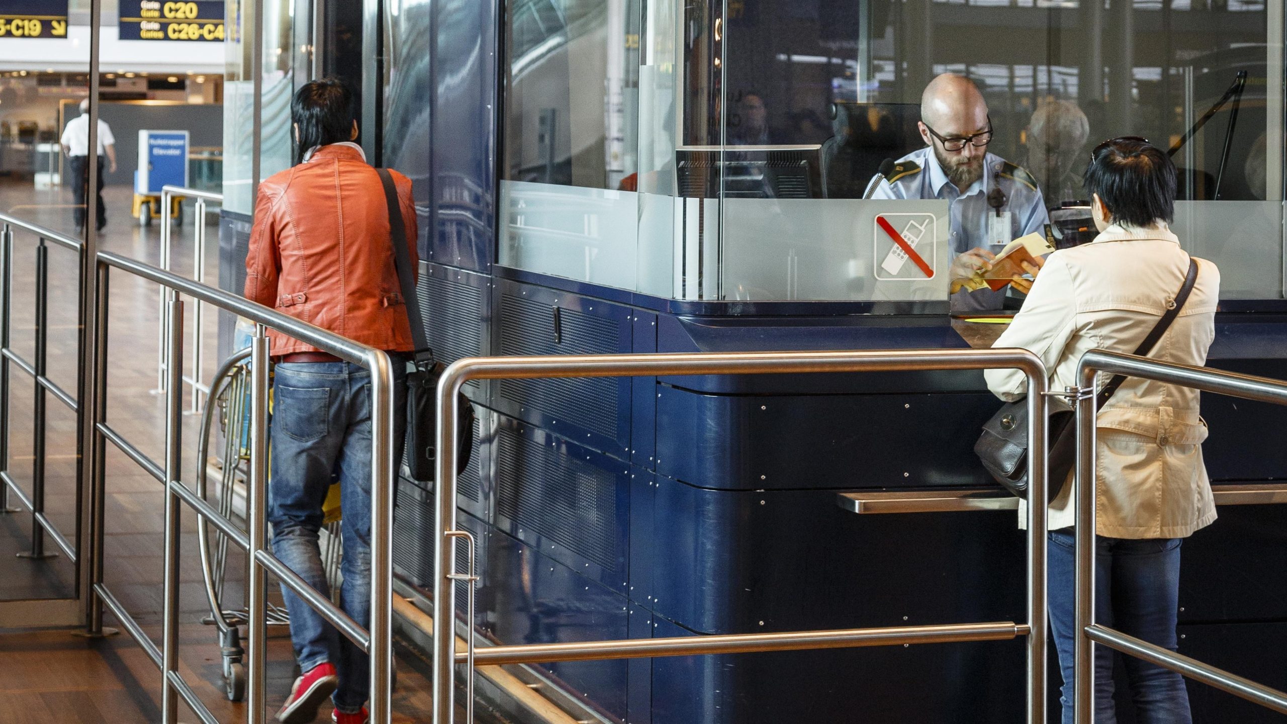 Passkontroll_flyplass_illustrasjon Passkontroll_flyplass_illustrasjonFoto: Yadid Levy/norden.org