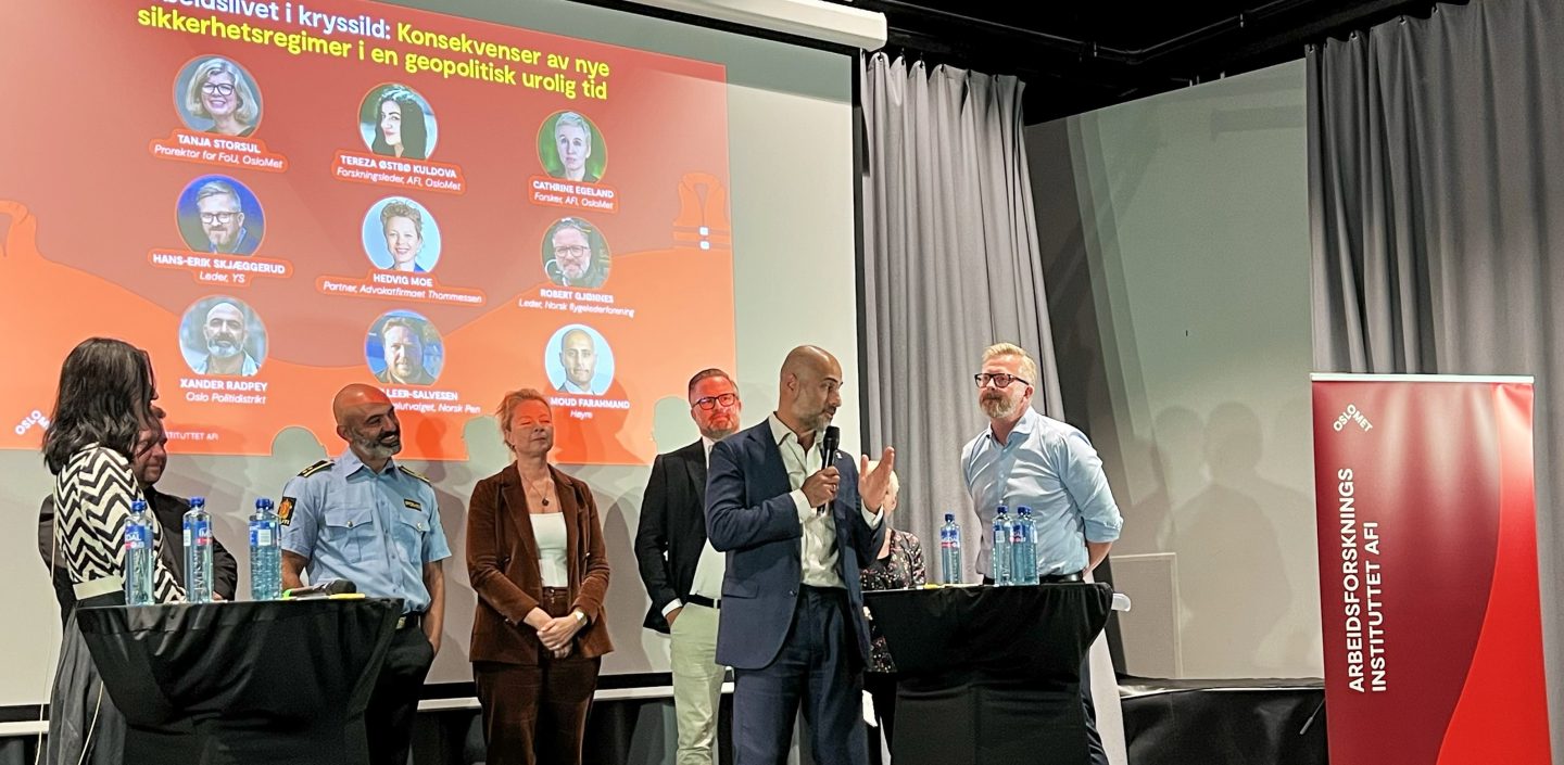 Arbeidsforskningsinstituttet (AFI) inviterte til seminar på Arendalsuka i august. Tittelen var: «Arbeidslivet i kryssild: Konsekvenser av nye sikkerhetsregimer i en geopolitisk urolig tid». Foto: Katrine Aakrann Ziesler/AFI